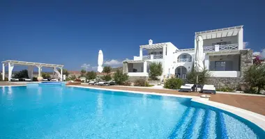 Hotel 825 m² in Zefiria, Griechenland