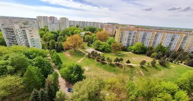 Mieszkanie 3 pokoi w Warszawa, Polska