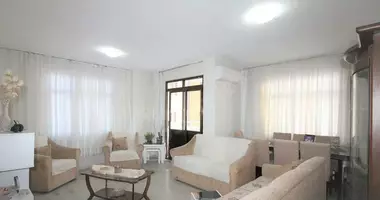Apartamento 4 habitaciones en Yenisehir, Turquía