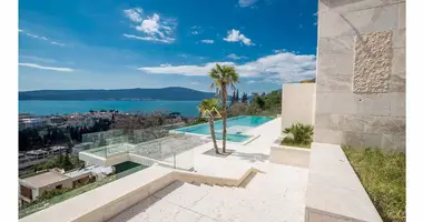 Villa 7 bedrooms with parking, with Terrace, with Garden in Tivat, Montenegro