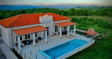 Villa 5 bedrooms in Porec, Croatia