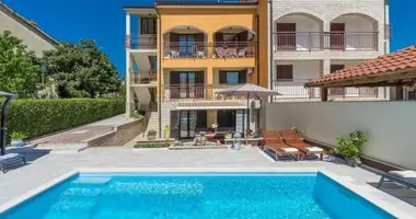 Hotel 330 m² en Porec, Croacia