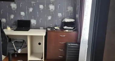 4 room apartment in Nieharelski sielski Saviet, Belarus