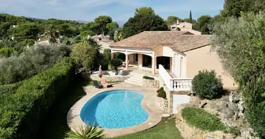 Villa  mit Videoüberwachung, mit Solarplatten in Frankreich