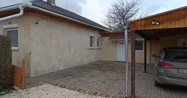 Casa 3 habitaciones en Uri, Hungría