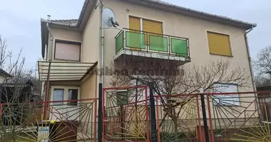 6 room house in Vanyarc, Hungary