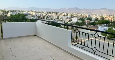 Apartamento 4 habitaciones en Nicosia, Chipre