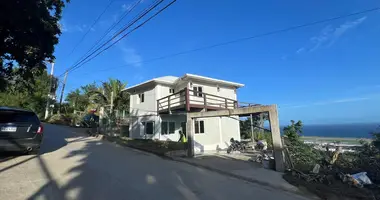 Dom 3 pokoi w Coxen Hole, Honduras
