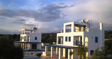 Villa 3 chambres avec Vue sur la mer, avec Piscine, avec Première côte dans Kouklia, Bases souveraines britanniques