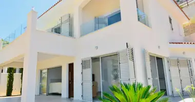 4 bedroom house in Kamares, Cyprus