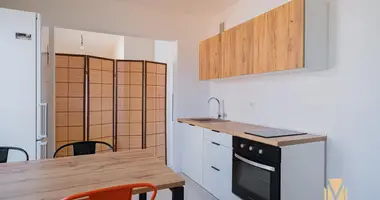 Apartamento 3 habitaciones en Borovlyany, Bielorrusia