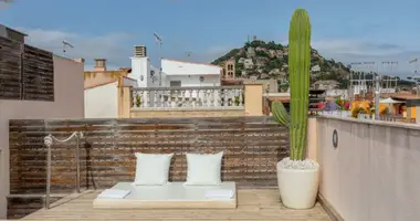 Townhouse 5 bedrooms in Lloret de Mar, Spain