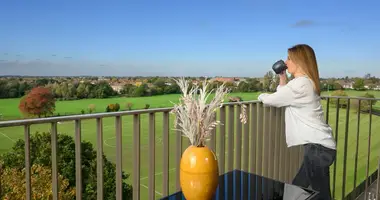 3 bedroom apartment in Hounslow, United Kingdom