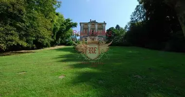 Villa en Gozzano, Italia