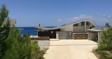 5 bedroom house in Pomos, Cyprus