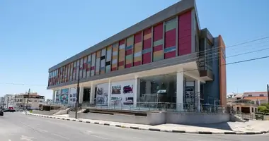 Propiedad comercial 2 100 m² en Larnaca, Chipre