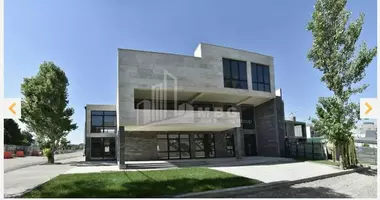 Propriété commerciale 1 765 m² dans Tbilissi, Géorgie