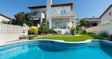 Townhouse 4 bedrooms in Sitges, Spain