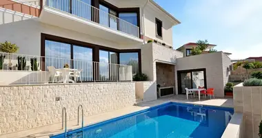 Villa  mit Am Meer in Buljarica, Montenegro