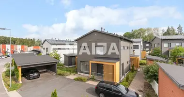 4 bedroom house in Helsinki sub-region, Finland