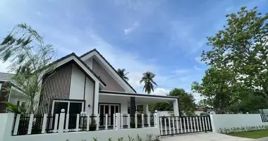 Villa 4 Zimmer mit Möbliert, mit Online-Tour, mit Fernsehen in Pong, Thailand