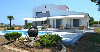 Villa 5 bedrooms with Sea view, with Swimming pool, with Mountain view in demos kassandras, Greece