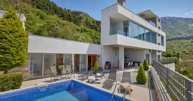 Villa 3 bedrooms with By the sea in Tivat, Montenegro
