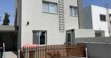 3 bedroom house in Demos Agiou Athanasiou, Cyprus