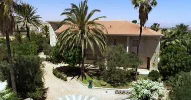 Casa 5 habitaciones con Ascensor, con Aire acondicionado, con Piscina en Latsia, Chipre