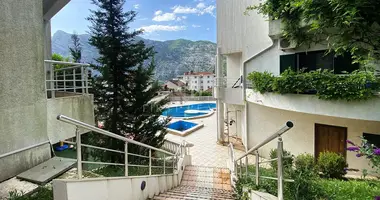 Apartamento 4 habitaciones en Risan, Montenegro