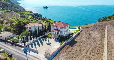 Dom 4 pokoi z widok na morze, z ogród, z widok na góry w Karakocali, Turcja