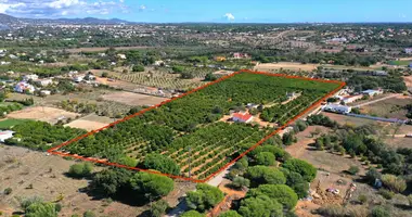 Plot of land in Quarteira, Portugal