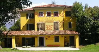 Villa 5 bedrooms in Verbania, Italy