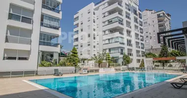 3 bedroom apartment in Konyaalti, Turkey