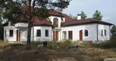 Casa 6 habitaciones en Carnikavas novads, Letonia