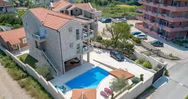 Villa  mit Terrasse in Tivat, Montenegro