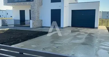 Casa 4 habitaciones en Ulcinj, Montenegro