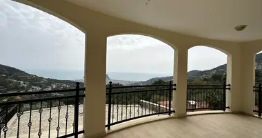 Villa 4 bedrooms with Furniture in Alanya, Turkey