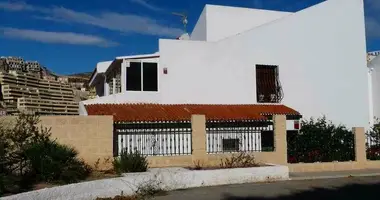 Villa 4 bedrooms in Cullera, Spain