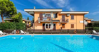 2 bedroom apartment in Sirmione, Italy