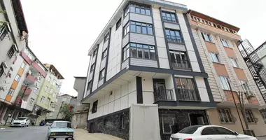 Apartamento 3 habitaciones con balcón, con con reparación en Gaziosmanpasa, Turquía