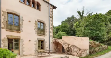 5 bedroom house in Banyoles, Spain