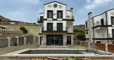 Villa 5 habitaciones con balcón, con garaje, con vistas a las montañas en Foca, Turquía