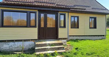 Casa en Ladzenicki selski Savet, Belarús