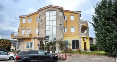 Apartamento 2 habitaciones en Lastva Grbaljska, Montenegro