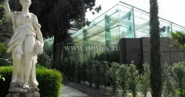 Villa  with Garden, with Alarm system, near infrastructure in Italy