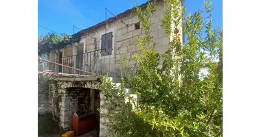 4 room house in Skrip, Croatia