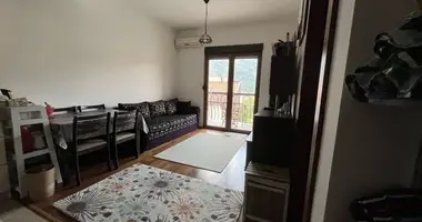 Apartamento 1 habitacion con aparcamiento, con Vista de la ciudad en Dobrota, Montenegro