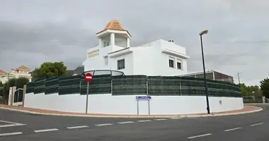 Villa 4 bedrooms in la Nucia, Spain