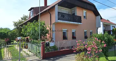 6 room house in Rezi, Hungary